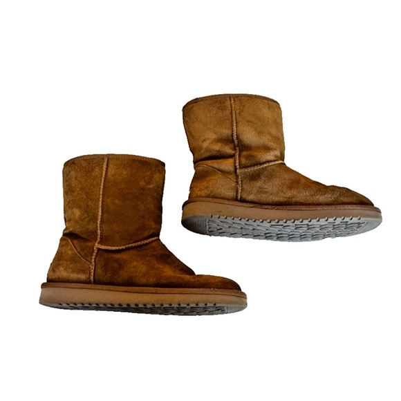 Koolaburra by UGG Style #1017090 Suede/Sheerling Slip On Boots; Tan; Size 9 - Picture 11 of 14